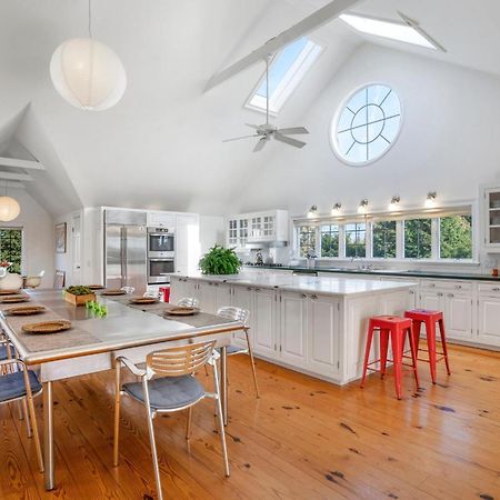 Large Modern North Fork Barn:Vineyards In Backyard, Harbes Farms Villa Mattituck Eksteriør billede