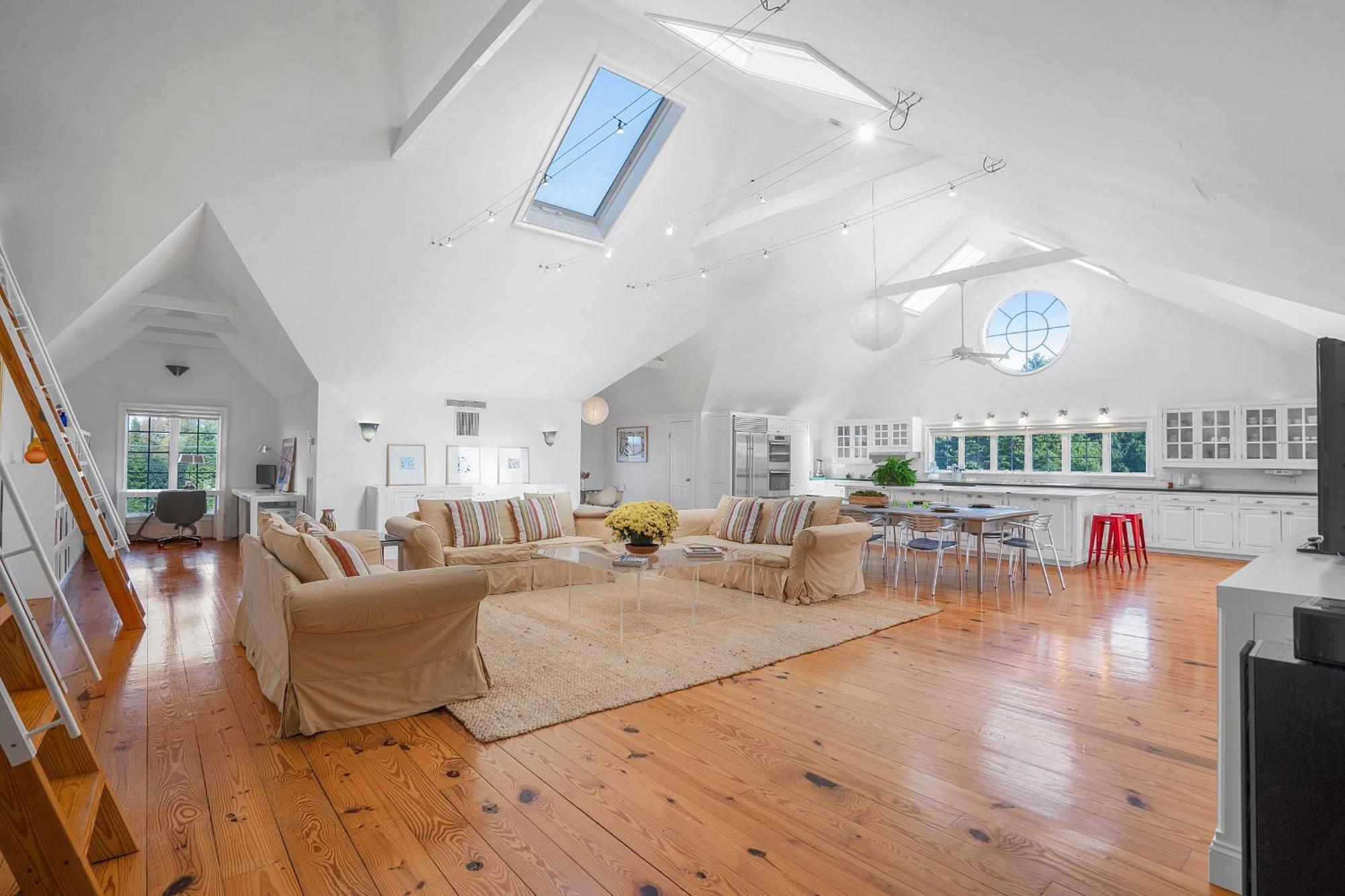 Large Modern North Fork Barn:Vineyards In Backyard, Harbes Farms Villa Mattituck Eksteriør billede